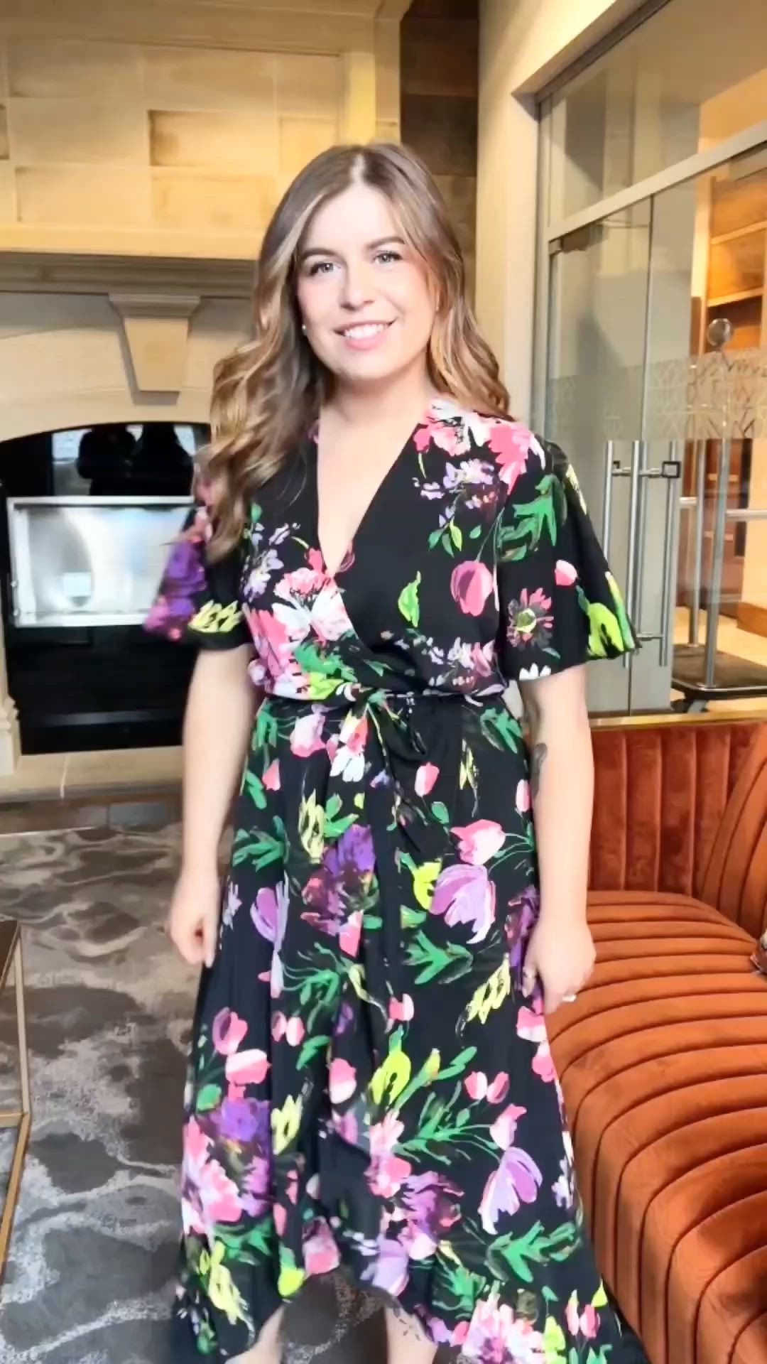 You deserve attn boo, and this sultry black floral wrap dress is the go to for ya dates this year 😉 Wrap dresses are such an amazing choice, they suit ALL body types, and it's the easiest way to not only feel comfortable, but look sexy 🤩 #loveyumi #wrapdresses #style #occassionwear #valentinesday #datenight