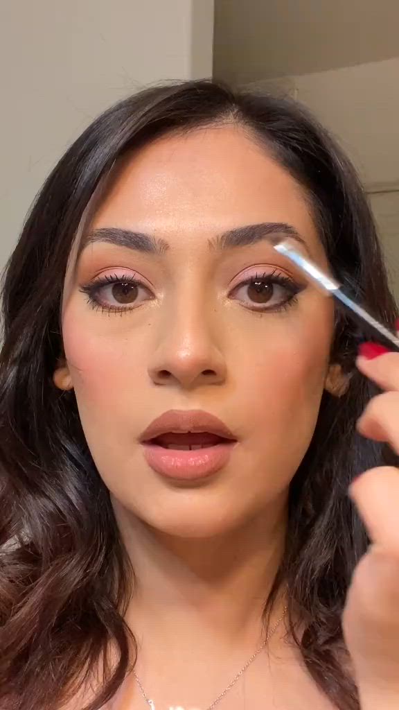 Are you filling in your brows incorrectly and making them harder than they need to be? define, fill, and add fluff and texture in minutes ✨💓 I’m using all @Benefit eyebrow products #benefitbrows #eyebrowhacks #eyebrowtips #eyebrowtutorialforbeginners #eyebrowroutine #howtoeyebrows #eyebrowstutorial #eyebrowmakeup #HowtoMakeup #easymakeuptips