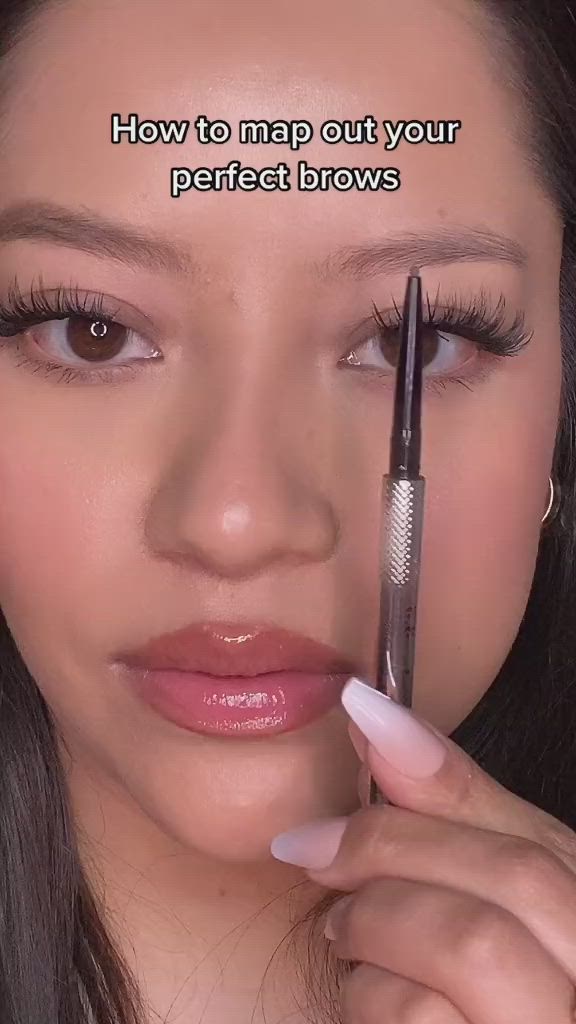 Elevate Your Brow Game! Uncover the secret to achieving those picture perfect eyebrows. From shaping to filling, we've got your covered. Say hello to your best browns ever! #PerfectEyebrows #BrowGameStrong Credit: @Slaybyjess