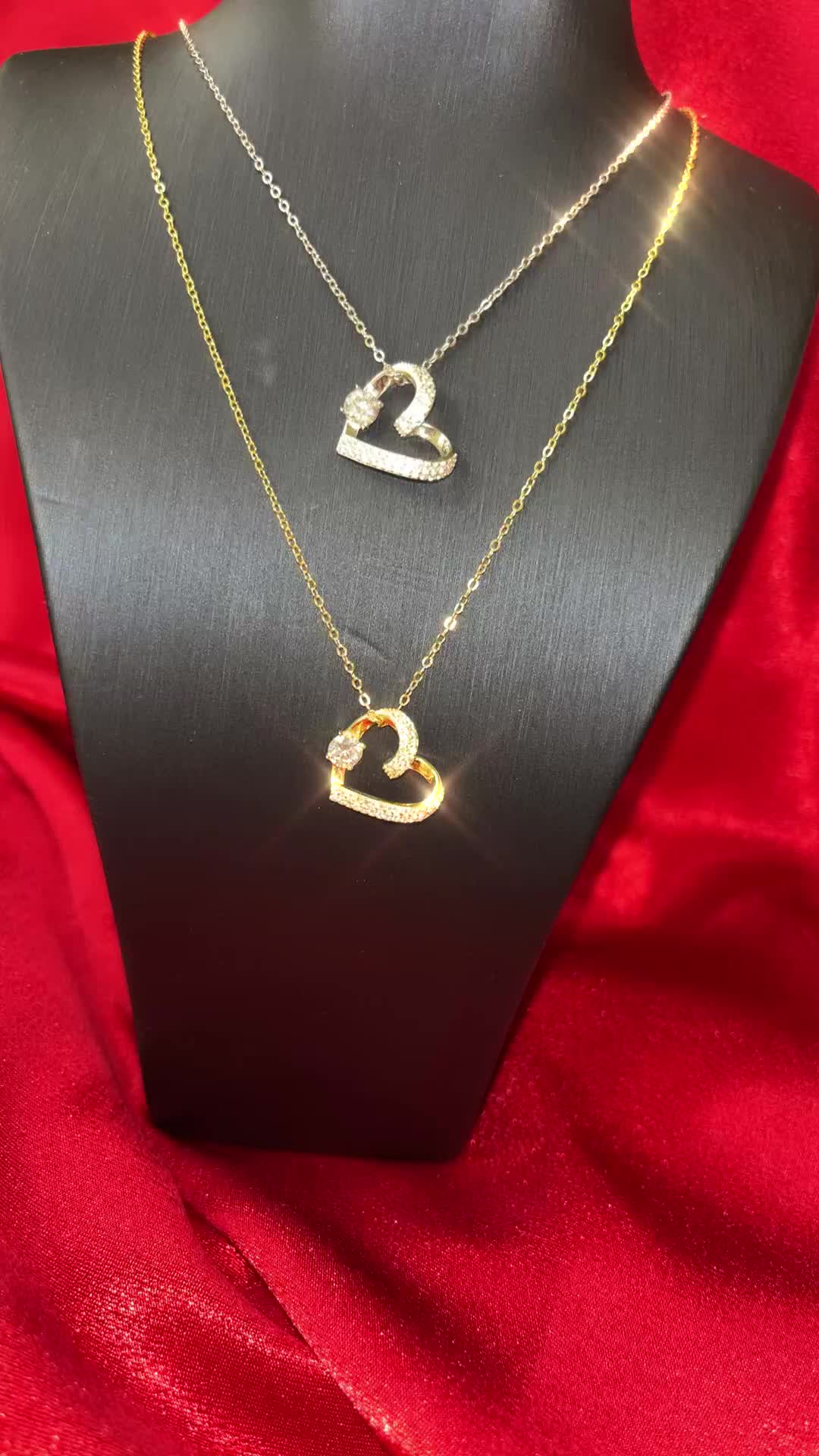 https://www.etsy.com/listing/1706755382 

Sterling Silver Heart-Shaped Pendant Fully Encrusted with Simulated Diamonds 

#silvernecklace #asilverchain #asilvernecklace #sterlingsilvernecklace #silverchainsformen #silvernecklacewomen #silvercrossnecklace