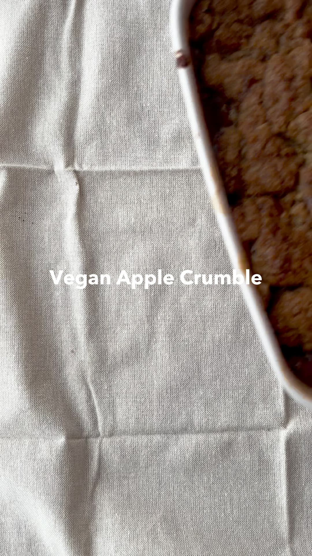 This contains: recipe video showing how to make The Best Vegan Apple Crumble