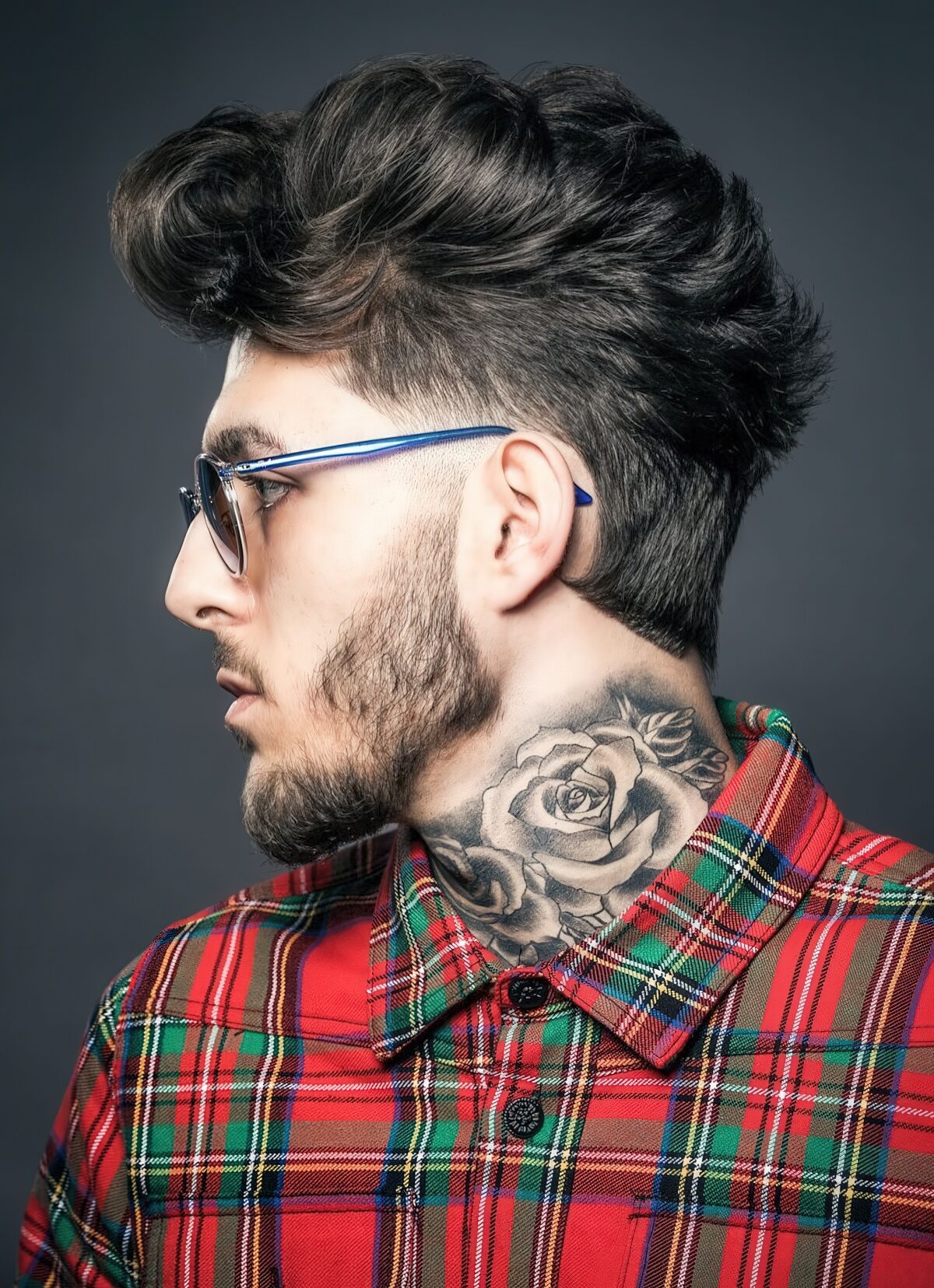 A volume faux hawk creates an impression of extra volume and brings a hipster feel to the cut.