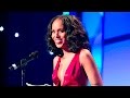 Kerry Washington accepts the Vanguard Award at the #GLAADawards