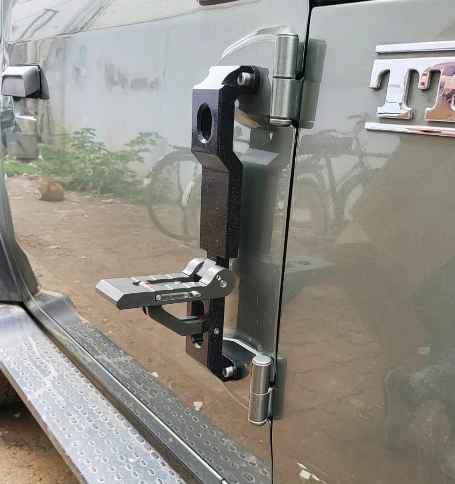 Heavy Duty Door Step Hinge for New Mahindra Thar