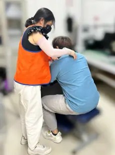 Figure 7:Collaborating with the Eden Social Welfare Foundation weekly to provide massage services for the visually impaired, relieving employee work fatigue and promoting physical and mental health.