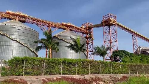 Porto da Cargill em Santarém (PA), por onde é escoada a produção de soja e grãos da região. 
