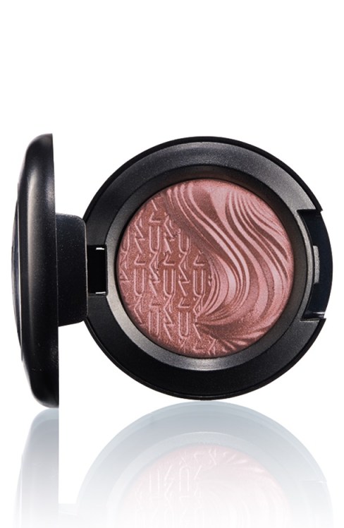 MAC-Magnetic-Nude-Extra-Dimension-EyeShadow-Amorous-Alloy-Beauty-and-the-Beat-Blog