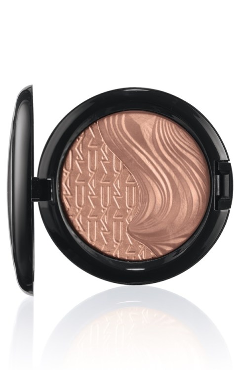 MAC-Magnetic-Nude-Extra-Dimension-Skinfinish-Fairly-Precious-Beauty-and-the-Beat-Blog