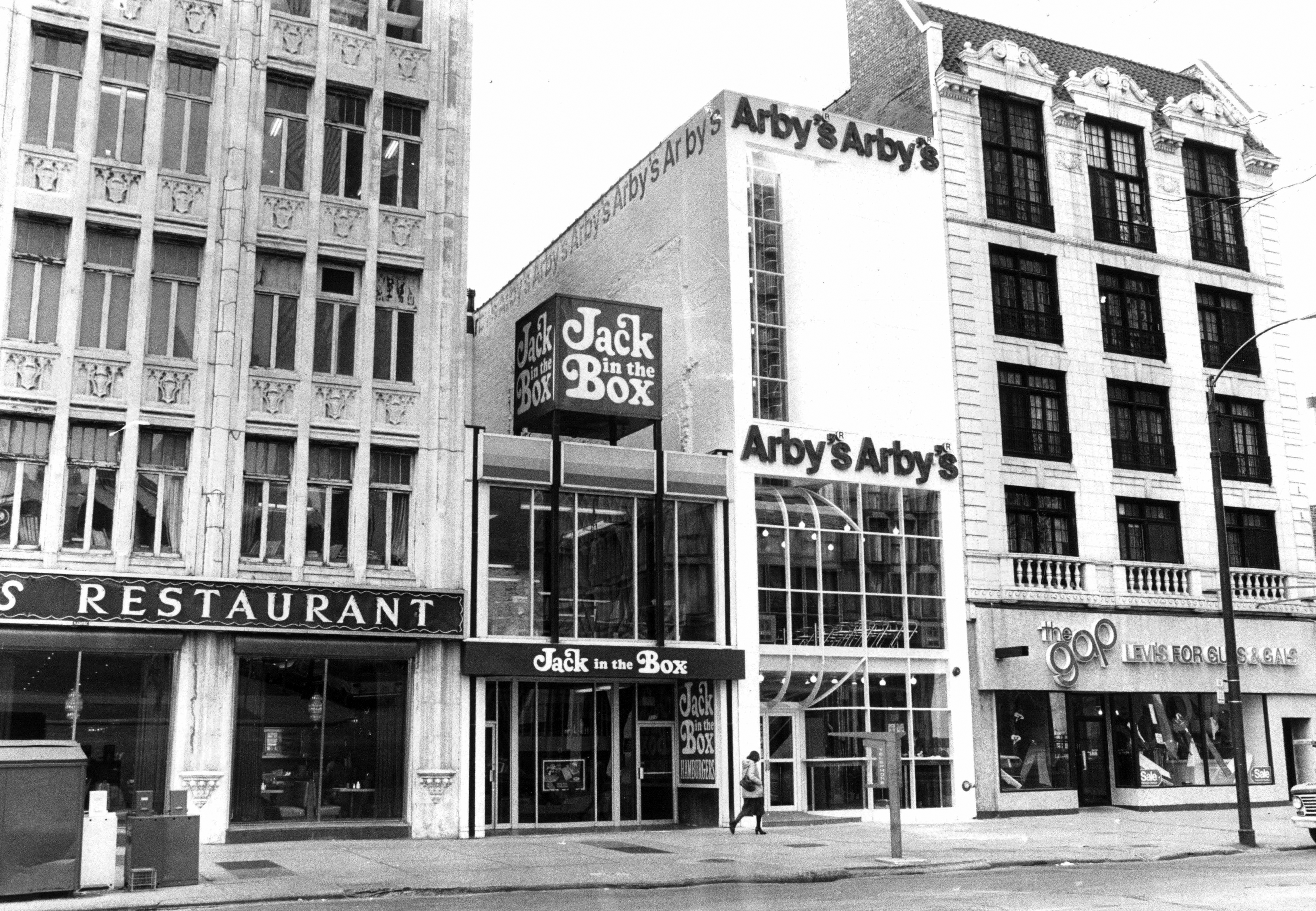 A Jack in the Box sits next to an Arby's at East Chicago Avenue on April 7, 1977. "Chicago Avenue between Michigan Avenue and State Street is becoming a fast-food center," wrote the Tribune on April 10, 1977. (William Yates/Chicago Tribune)