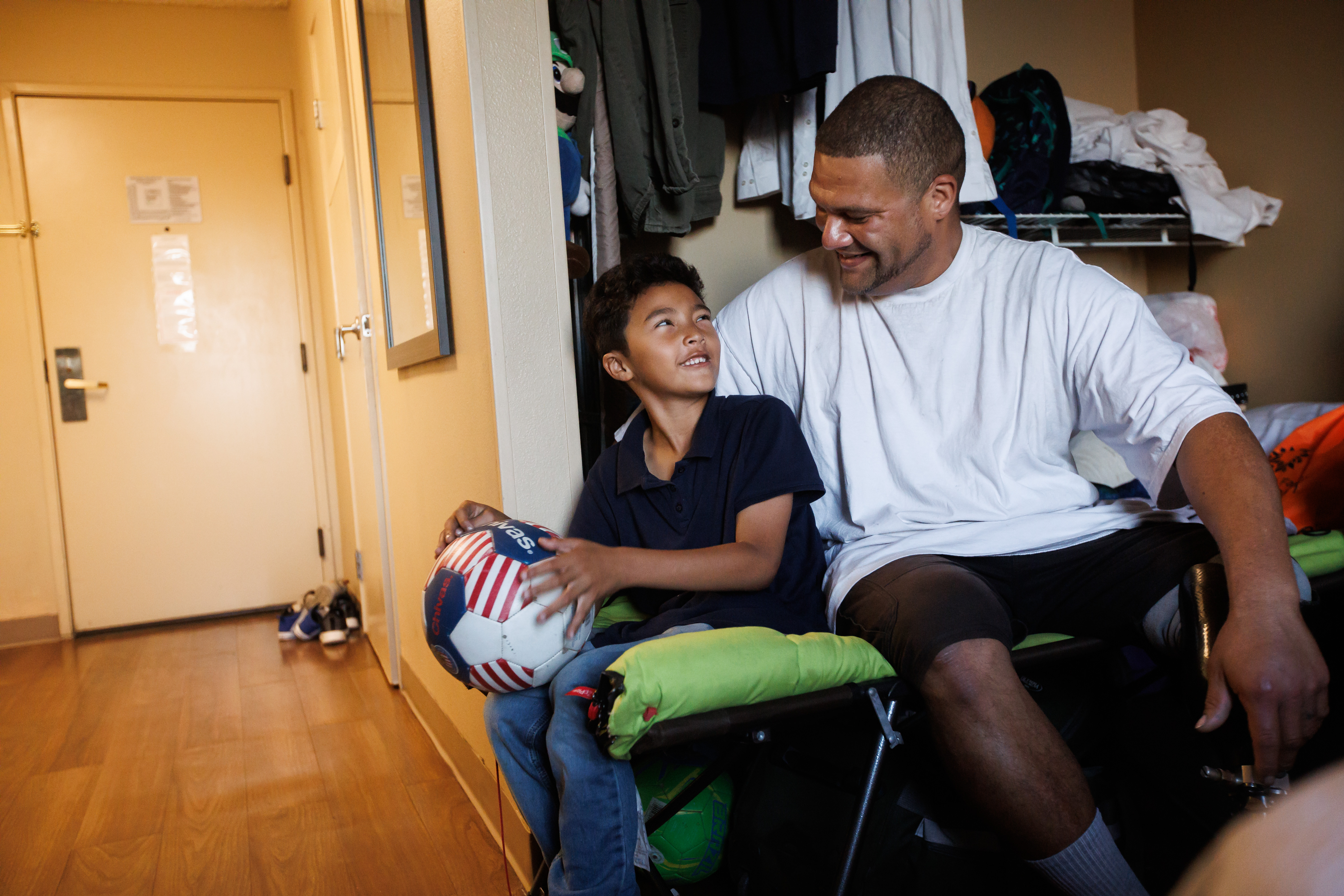 Dameon Wright's and Dimmi, 7, at their hotel room on Tuesday, Sept. 10, 2024, in San Jose, Calif. (Dai Sugano/Bay Area News Group)