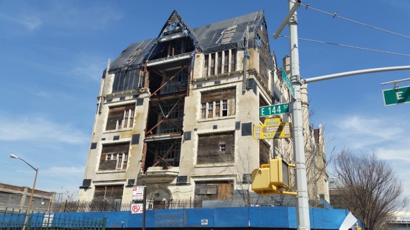 PS 31 still standing as of April 21st, 2014 / ©welcome2thebronx.com