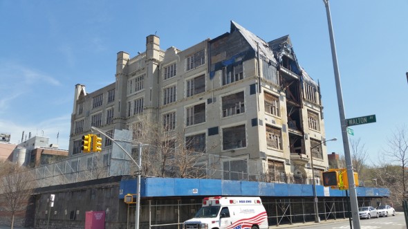 PS 31 still standing as of April 21st, 2014 / ©welcome2thebronx.com