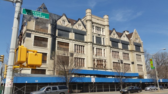 PS 31 still standing as of April 21st, 2014 / ©welcome2thebronx.com