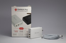 100W高輸出！亞果元素 OMNIA Pro  四孔旅行萬用快充變壓器開箱分享