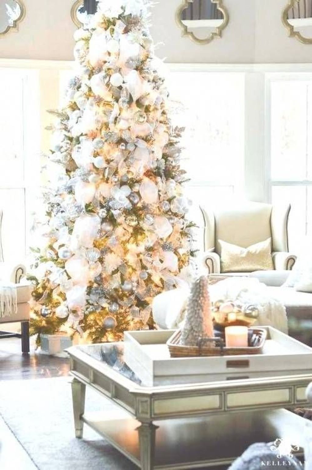 Lovely Winter Wonderland Home Decoration Ideas Look Beautiful 09