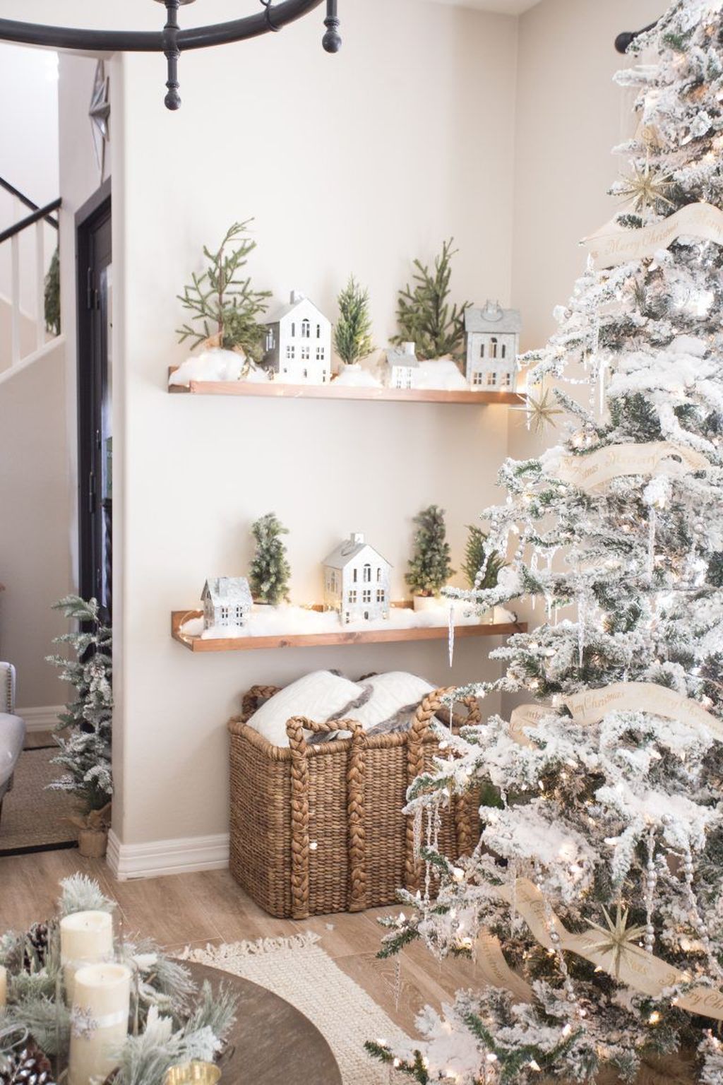 Lovely Winter Wonderland Home Decoration Ideas Look Beautiful 13