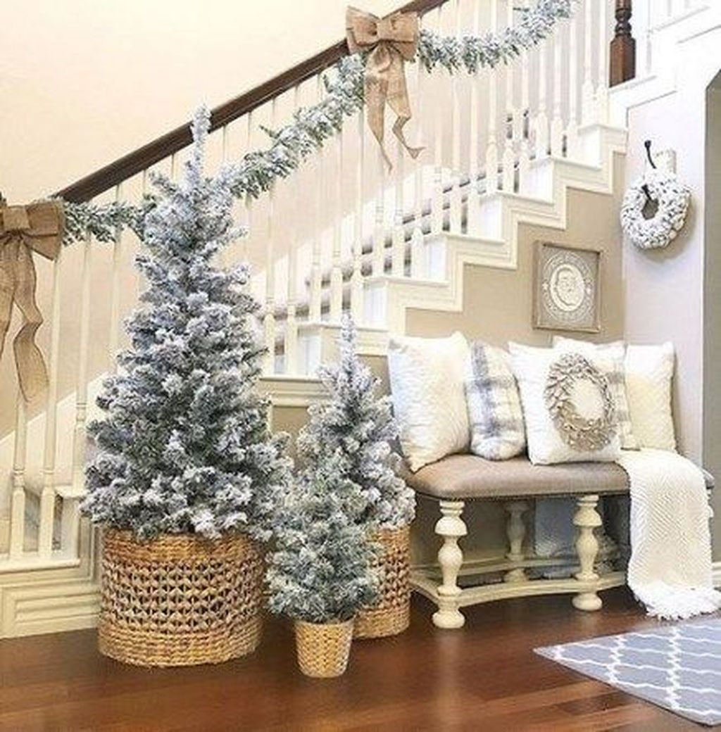 Lovely Winter Wonderland Home Decoration Ideas Look Beautiful 15