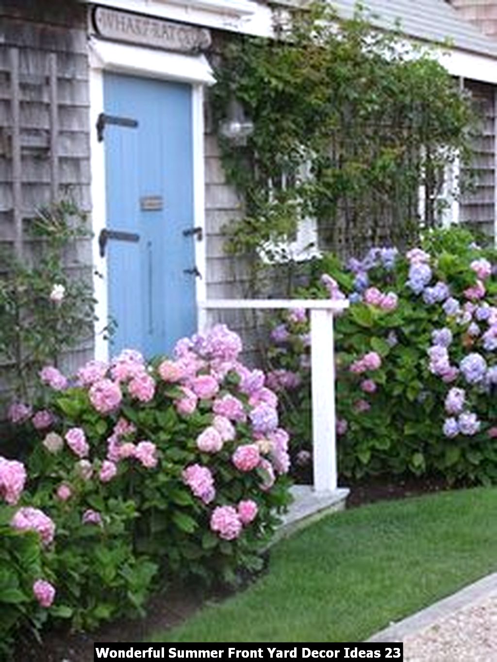 Wonderful Summer Front Yard Decor Ideas 23