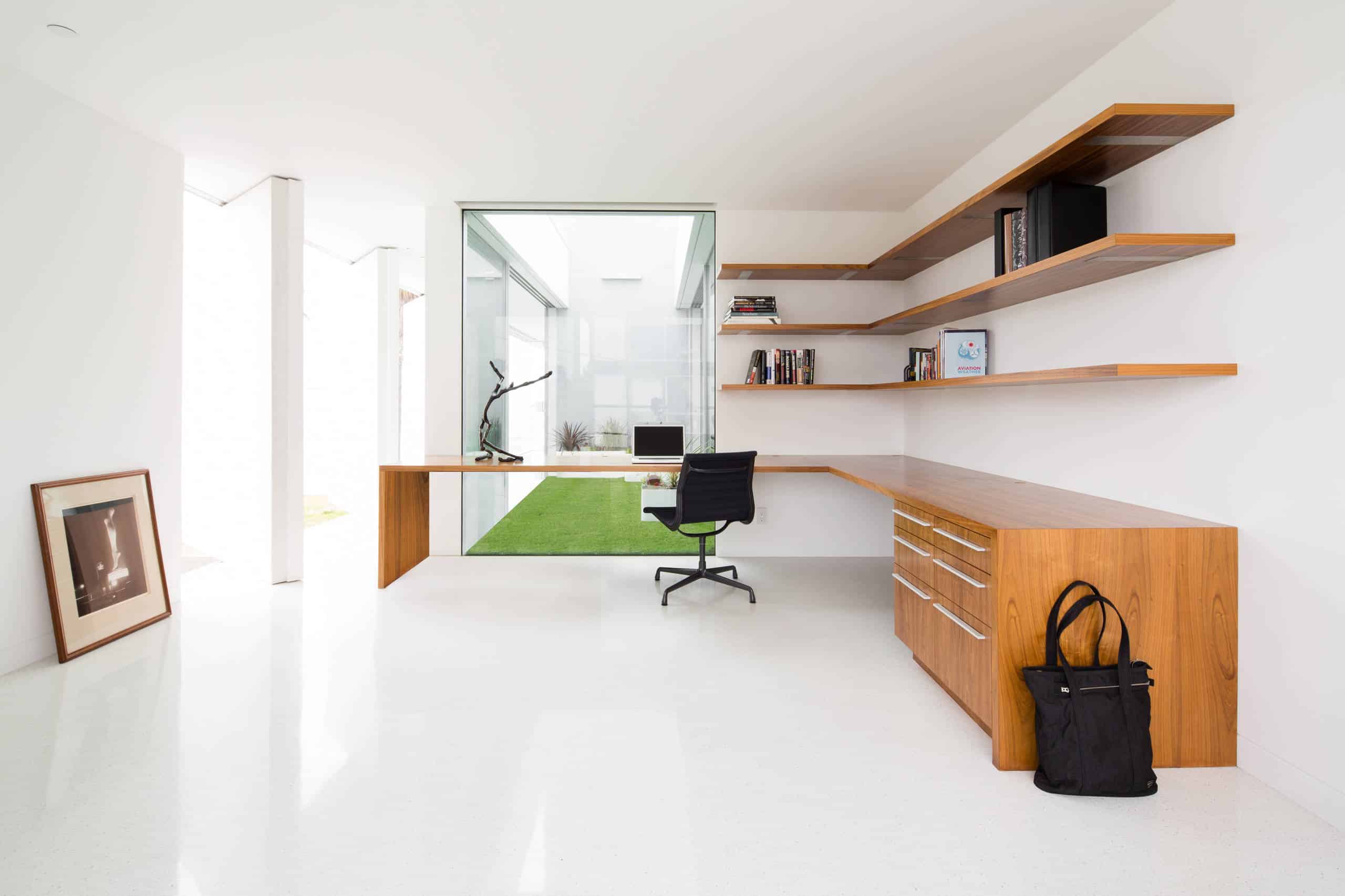 16 Stimulating Modern Home Office Designs That Will Boost Your Motivation