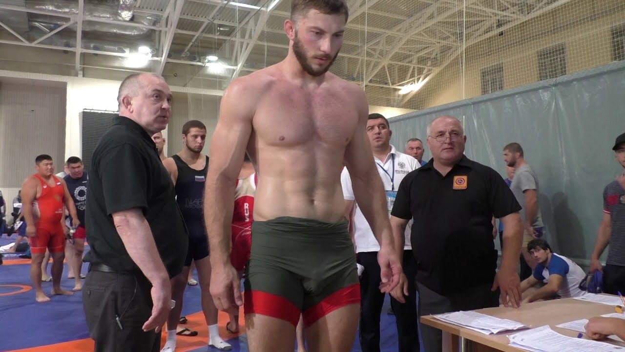 wrestlers weigh in naked