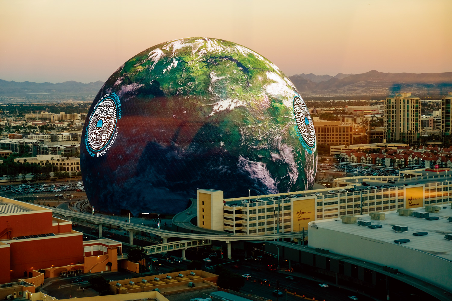 拉斯維加斯最新地標，就是這顆外觀是全景螢幕的大球。（攝影：游琁如）