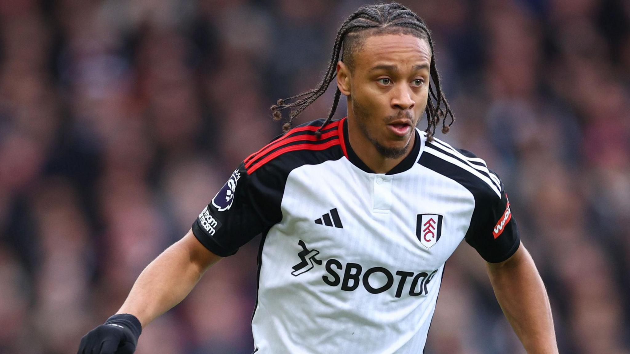 Bobby Decordova-Reid playing for Fulham