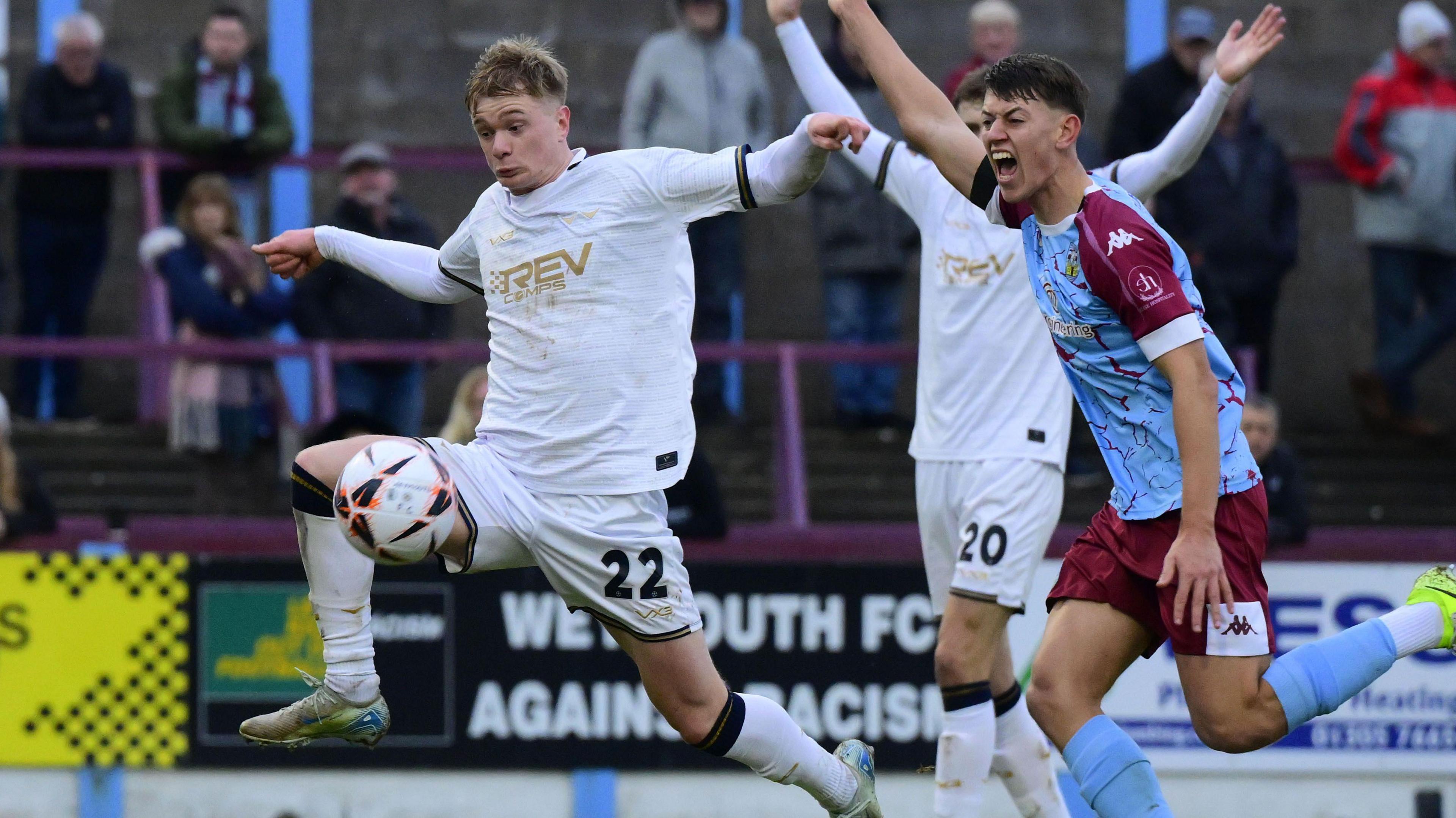 Will Jenkins Davies scores for Torquay