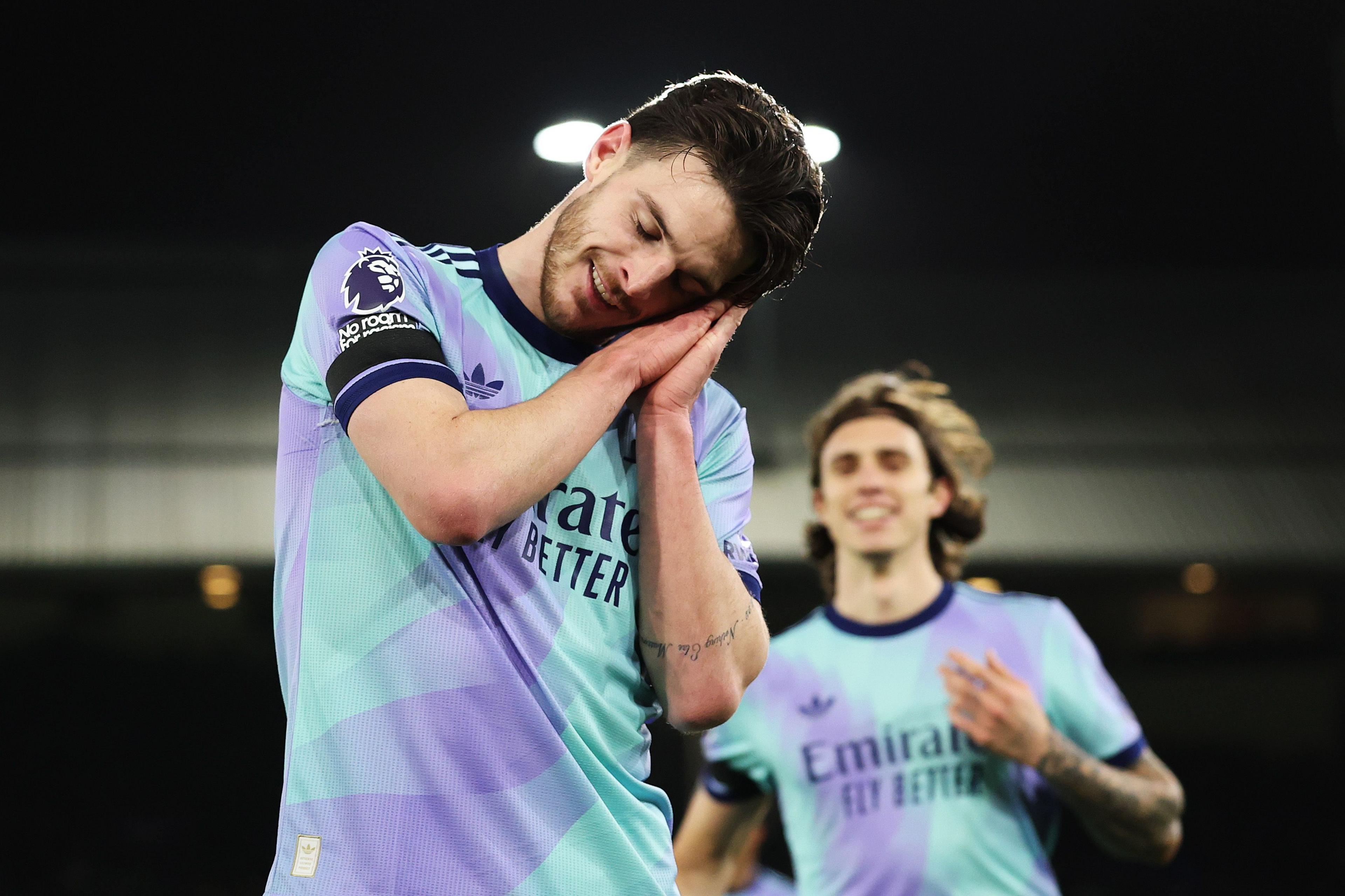 Declan Rice of Arsenal celebrates scoring his team's fifth goal during the Premier League match between Crystal Palace and Arsenal at Selhurst Park