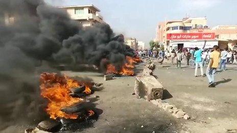 Demonstrators take to Khartoum's streets in opposition to arrests by the military of political leaders.