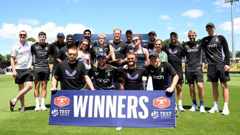 England celebrate with the Crowe-Thorpe Trophy