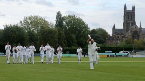 Joe Leach acknowledges the applause of the New Road crowd as he completes his final innings for Worcestershire