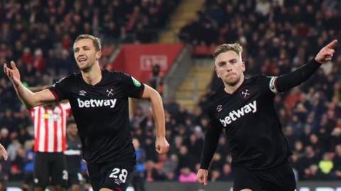 Jarrod Bowen celebrates scoring for West Ham at Southampton