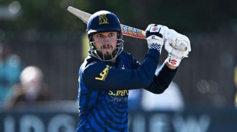 Ed Barnard of Warwickshire hits out during the Metro Bank One Day Cup match between Sussex Sharks and Warwickshire