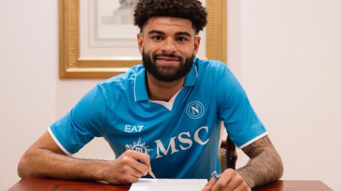 Philip Billing signs for Napoli