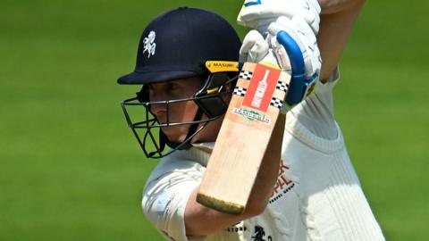 Zak Crawley batting for Kent