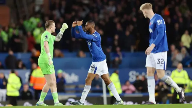 Beto and Jordan Pickford