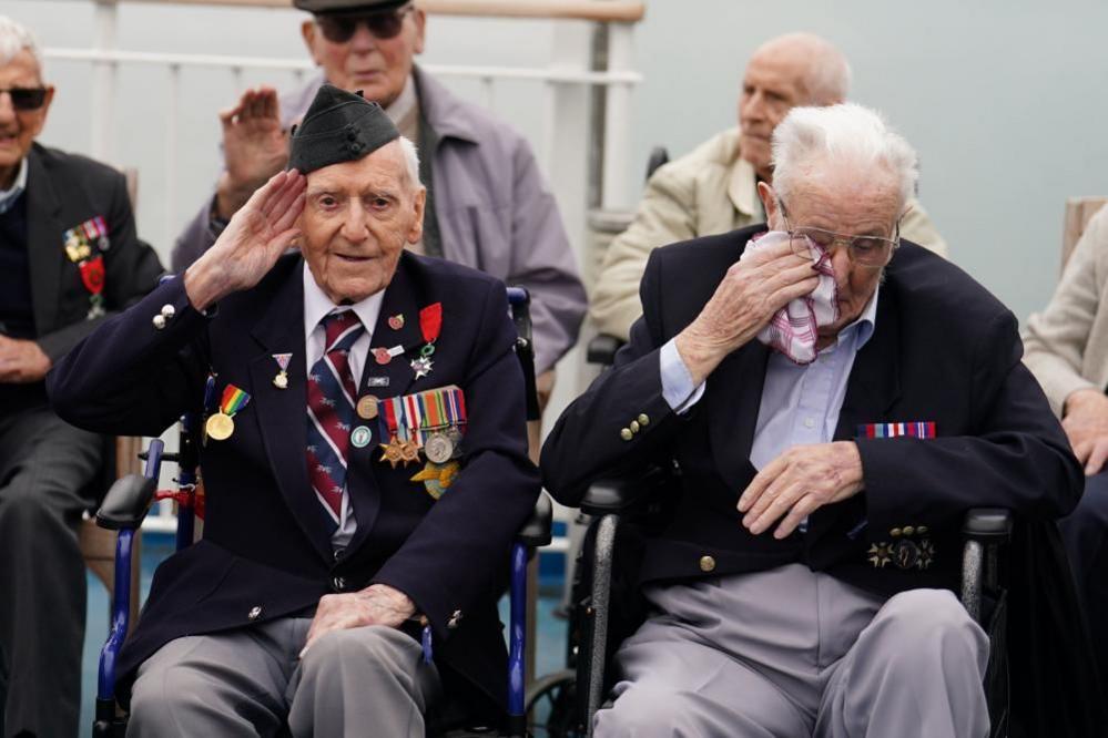 D-Day veterans Bernard Morgan and Jack Mortimer 