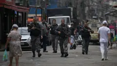 Operação policial contra o crime na Maré, Rio de Janeiro