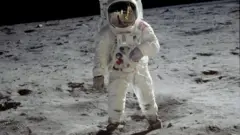 Astronauta na Lua