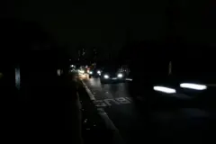 Avenida do Cursino no bairro do Jabaquara sem energia elétrica, apenas com iluminação de carros