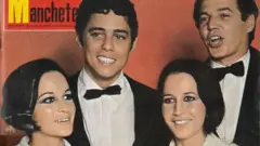 Tom Jobim (à direita), Chico Buarque (à esquerda) e as irmãs Cynara e Cybele na capa da revista Manchete