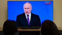 Rusya Devlet Başkanı Vladimir Putin televizyonda konuşuyor