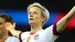 Megan Rapinoe comemorando um gol durante a Copa do Mundo de 2019