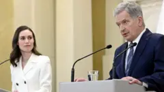 Primeira-ministra Sanna Marin e presidente Sauli Niinistö da Finlândia