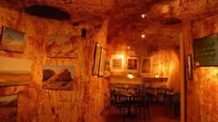 Restaurante subterrâneo em Coober Pedy