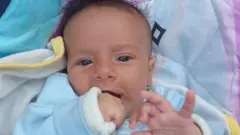 Uma foto do bebê Jamal al-Kaferna logo após seu nascimento, em agosto de 2023