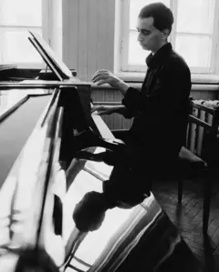 Pavel Kushnir était un pianiste classique talentueux. 