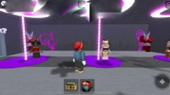 Tele de um 'condo' no Roblox onde os personagens virtuais fazem sexo