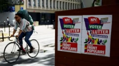 Ruas da França com cartaz político