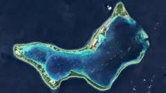 Vista aérea de Diego Garcia no Oceano Índico.